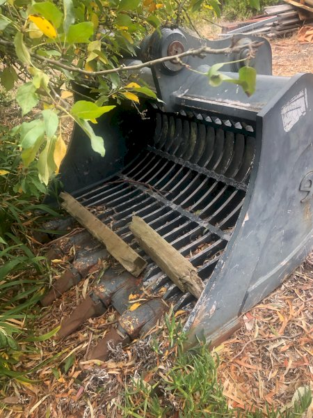 EI Engineering Skeleton Bucket