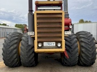 1983 Versatile 945 Tractor