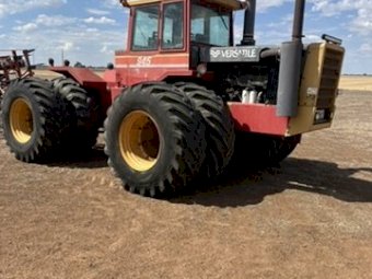 1983 Versatile 945 Tractor