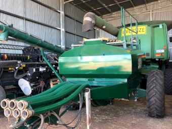 Simplicity 6000 TR3 Air Seeder Cart