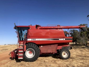 1996 Case IH 2166 Header with 25ft Finger Reel