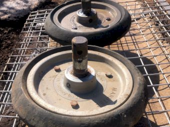 41 x Manutec Press Wheels with Shafts