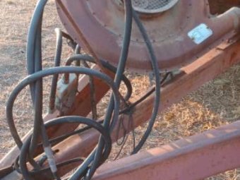 Hydraulic Fan Airseeder Kit off a MF80