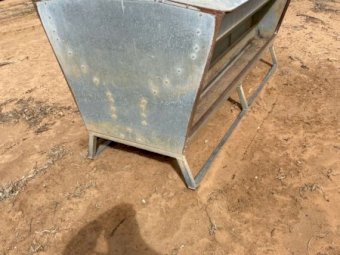 Paton 1 tonne Feeder