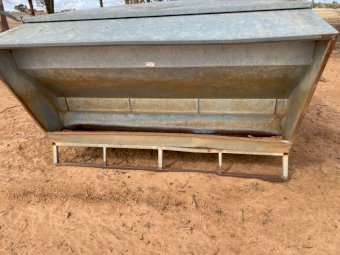 Paton 2 tonne Feeder