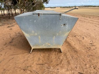 Paton 2 tonne Feeder