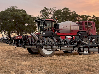 2017 Miller Nitro 6333 Sprayer