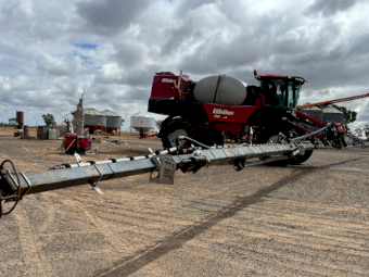 2015 Miller Nitro 5333 Self Propelled Boom Spray