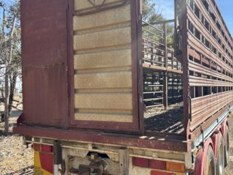 41ft Stock Crate on 1998 Lusty Trailer