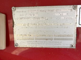 2002 Kenworth K104 Prime Mover with 2016 Maxitran Semi Trailer