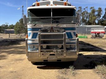 2002 Kenworth K104 Prime Mover with 2016 Maxitran Semi Trailer