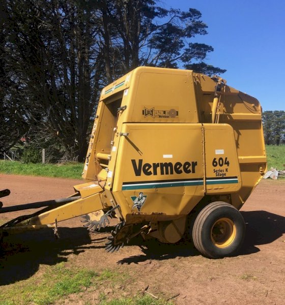 Vermeer 604 Series Baler
