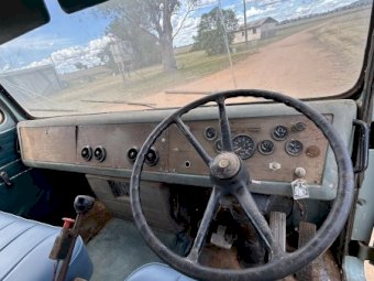 Acco 1830A Truck with 8 tonne Inverell Engineering Seed & Fert Grouper.