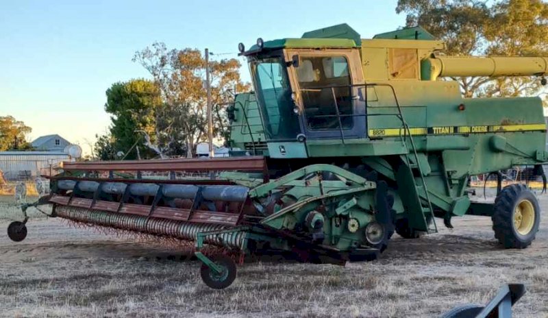 John Deere 8820 Titan II