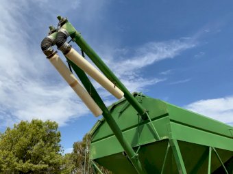 International C1830D with Parkes Grouper