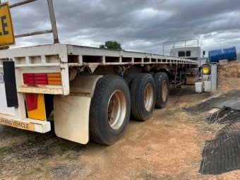 Fruehauf 40Ft Tri-Axle Flat Top Trailer