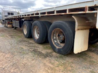 Fruehauf 40Ft Tri-Axle Flat Top Trailer