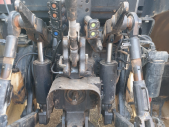 Valtra N121 Tractor with Loader