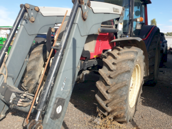 Valtra N121 Tractor with Loader