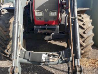 Valtra N121 Tractor with Loader