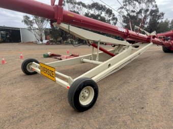 Farm King 1684 Swingaway Auger