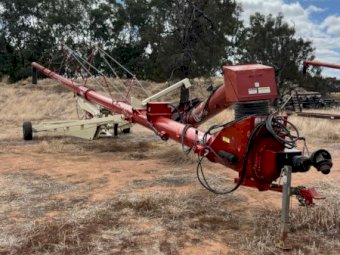 Farm King 1395 Swingaway Auger