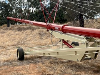 Farm King 1395 Swingaway Auger