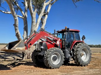 2006 Case IH MXM 190 with FEL