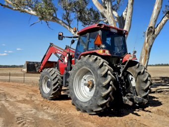 2006 Case IH MXM 190 with FEL