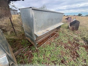 2 X Cowra Lick Feeders