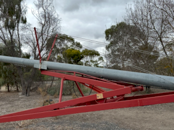 Hutchinson 72' x 10" Swingaway Auger