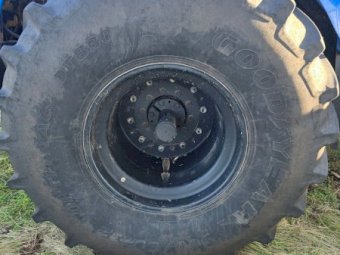 5 Goodyear 900/60-32  Tyres and Rims