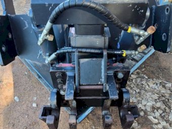 Hodgco Cushion Hitch for Laser Bucket