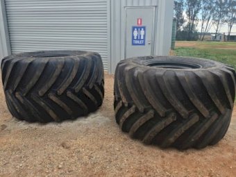 4 x BKT Agrimax RT-600  1050/50R32 Tyres and Rims