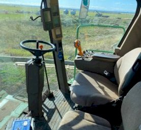 John Deere 9650 Header with 30 John Deere Front