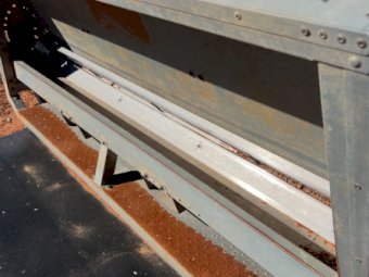 34 x Advantage 3800HD Feeders