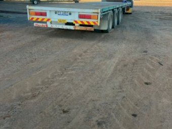 2004 Kreuger 48Ft Drop Deck Trailer