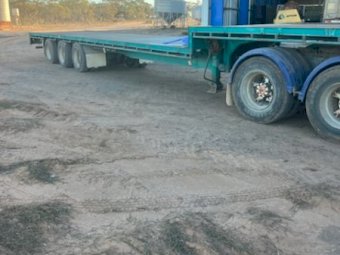 2004 Kreuger 48Ft Drop Deck Trailer