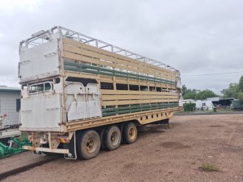 1988 Tri Axle Stock Crate