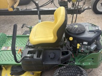 John Deere Z335E 110 Ride on Lawnmower