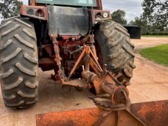 International 986B Tractor With FEL