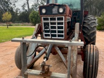 International 986B Tractor With FEL