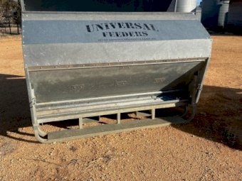 Universal Lick Sheep Feeders x 2