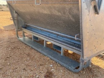 Universal Lick Sheep Feeders x 2