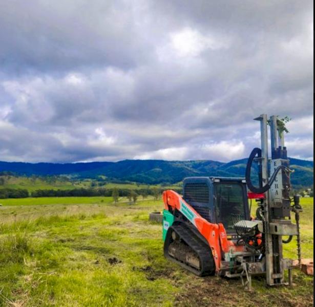 **Save 15% on RRP** Until 31st July, 2025 - SERIES 89 100 CELL HYDRAULIC PERCUSSION POST DRIVER