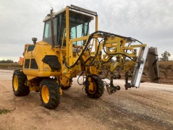 2001 Gregoire G120SW Grape Harvester