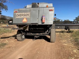 Gleaner R62 Header With Macdon 960 Front With Bat Reel