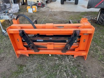 2016 Tuskan Bale Grab