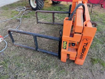 2016 Tuskan Bale Grab