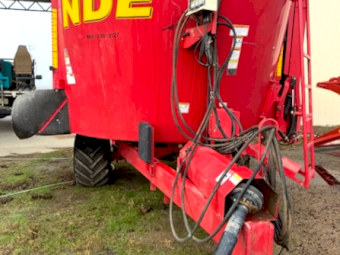 2004 NDE 1652 Vertical Feed Mixer